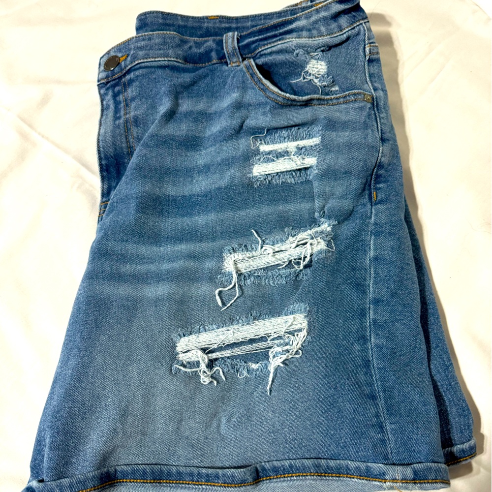 Lane Bryant size 22 distressed boyfriend jeans shorts denim
